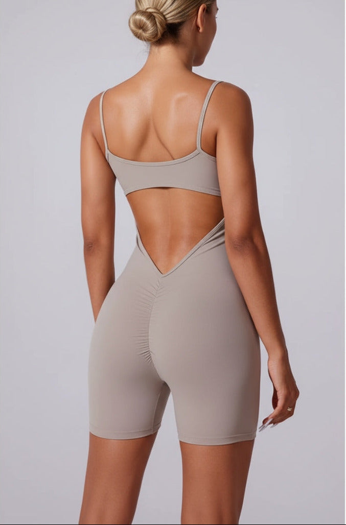 Kadın Sırtı Açık Spor Tulum – Kısa Tayt Form Fitness & Pilates Romper