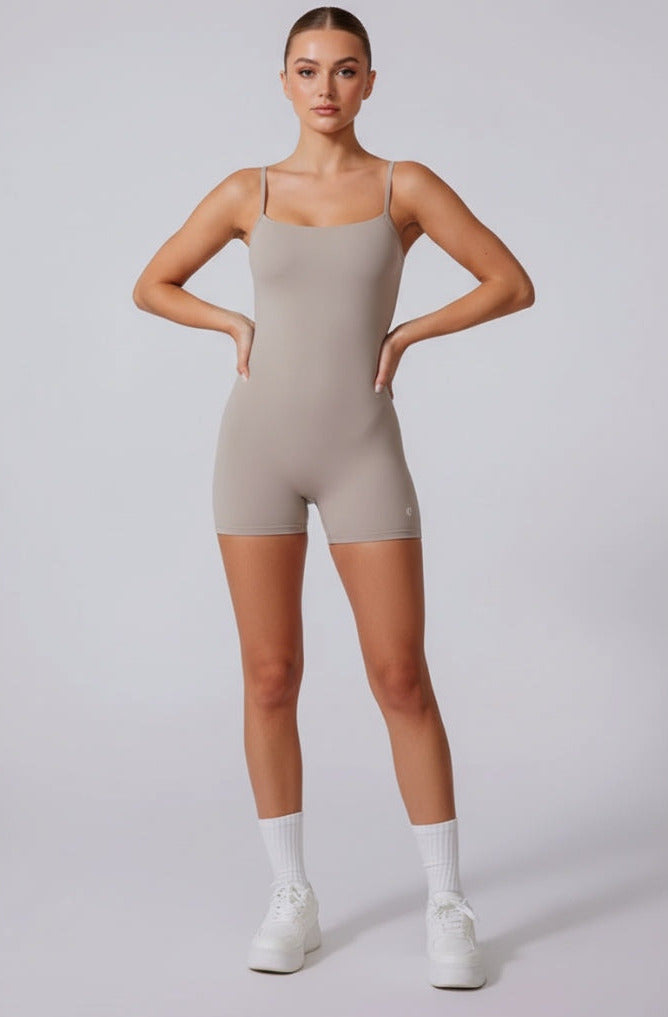 Kadın Sırtı Açık Spor Tulum – Kısa Tayt Form Fitness & Pilates Romper