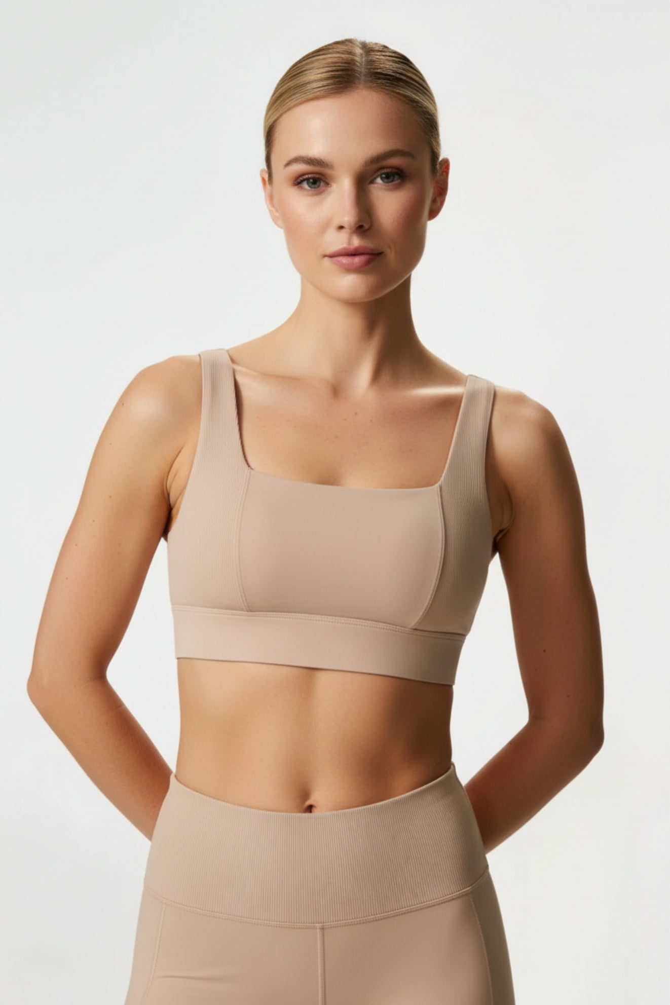 NoonFit Sculpt Set – Yüksek Bel Toparlayıcı Tayt & V Sırt Destekli Spor Sütyeni